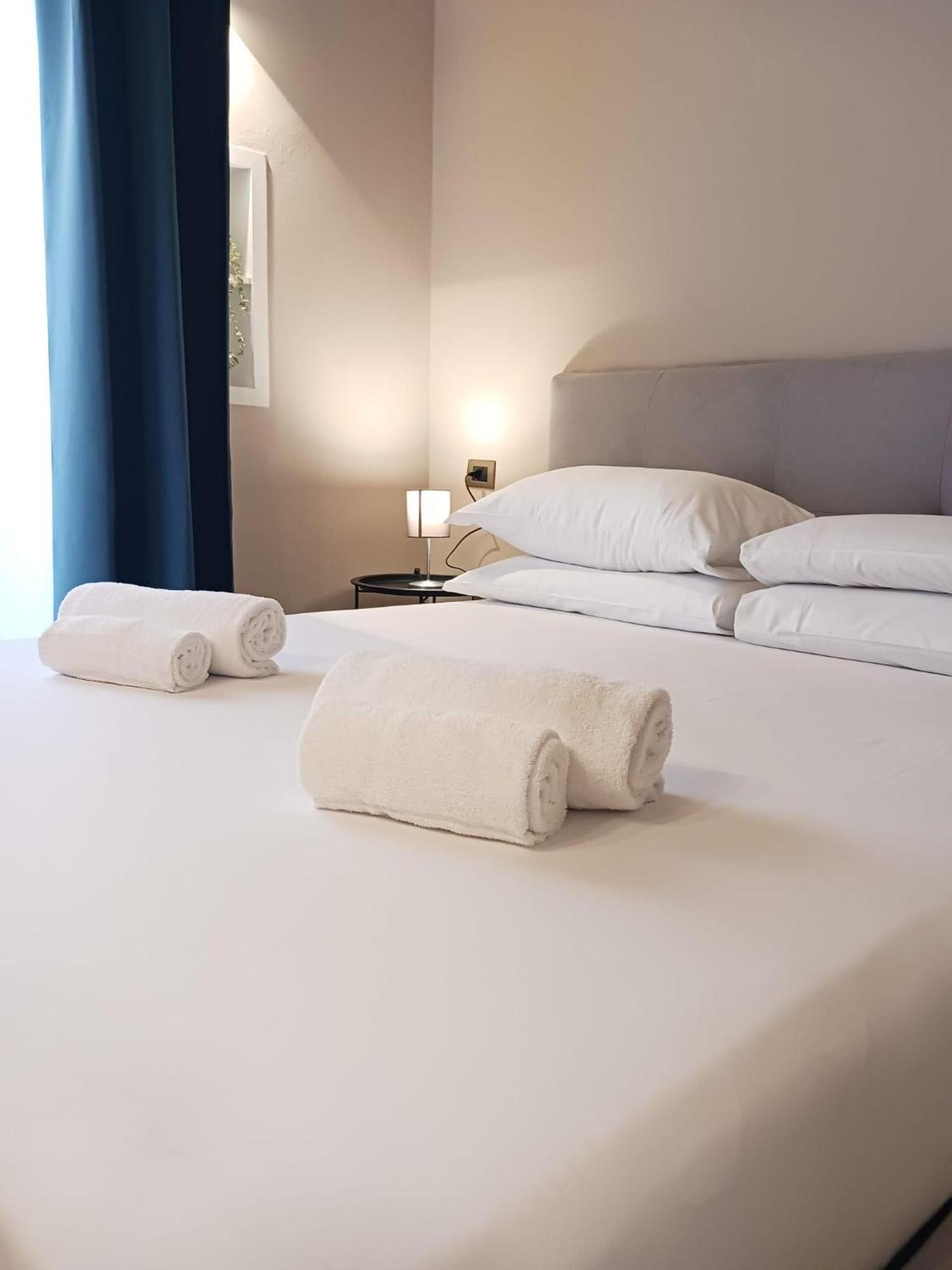 Lux Apartment Colosseo Рим Екстериор снимка